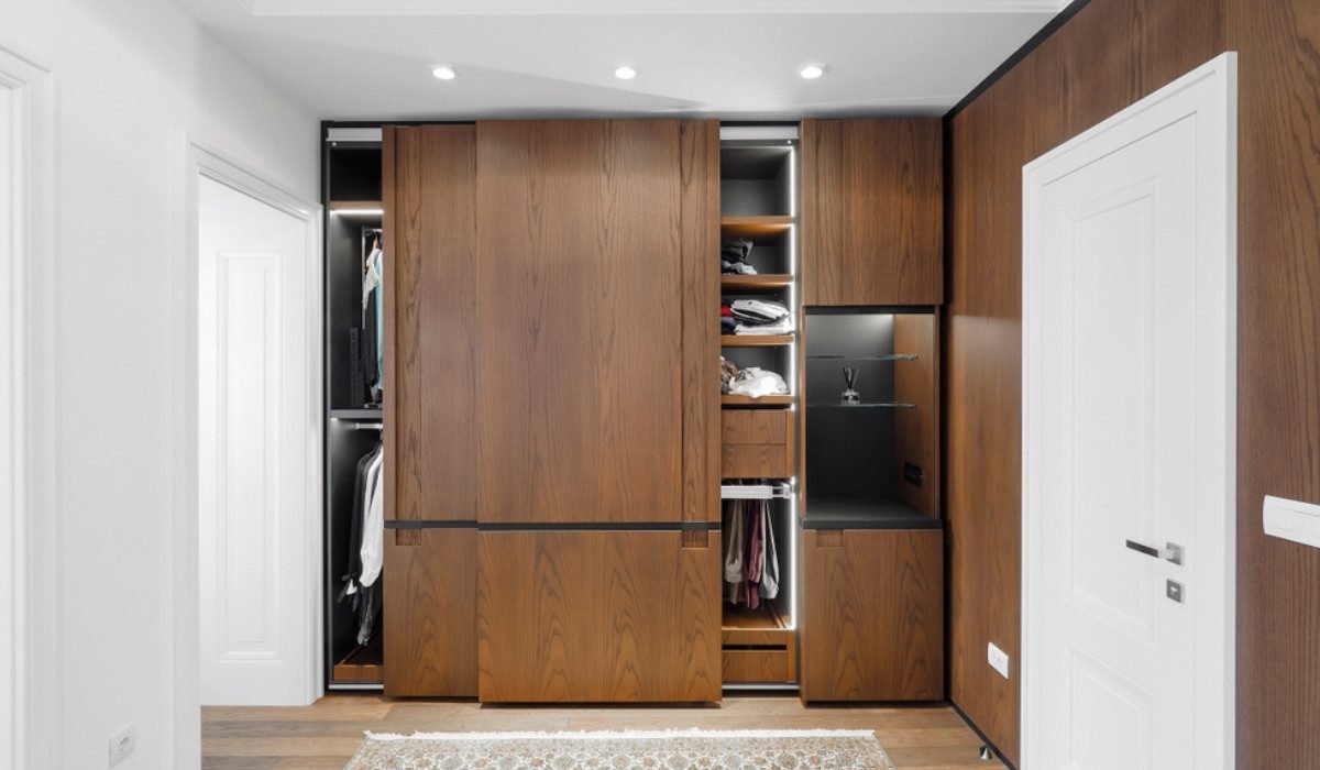Sliding Door