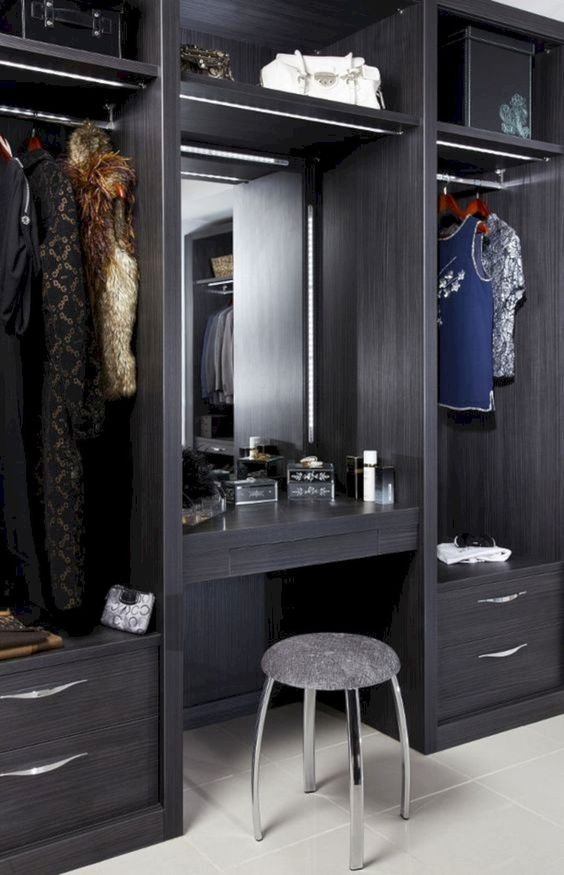 With Dressing Unit